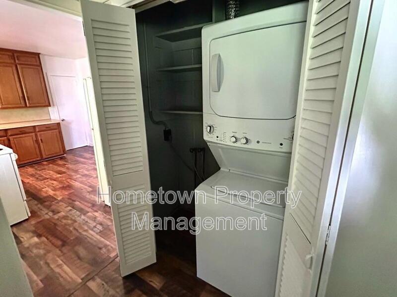 Welcome to this charming house built in 1952, located in the desirable area of Mechanicsburg, PA property image