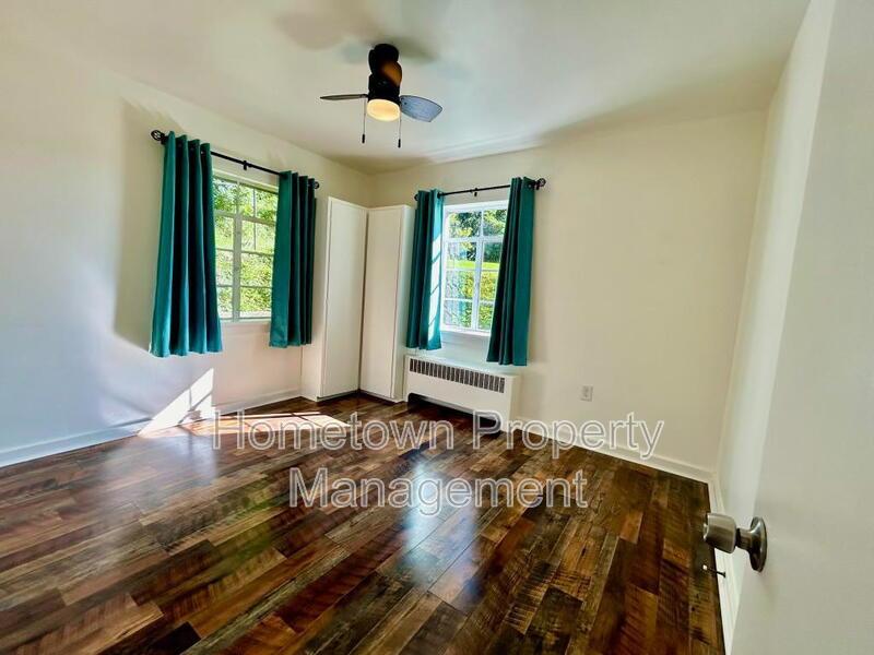 Welcome to this charming house built in 1952, located in the desirable area of Mechanicsburg, PA property image