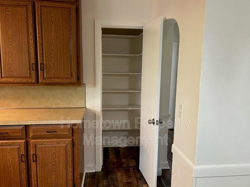 Welcome to this charming house built in 1952, located in the desirable area of Mechanicsburg, PA property image