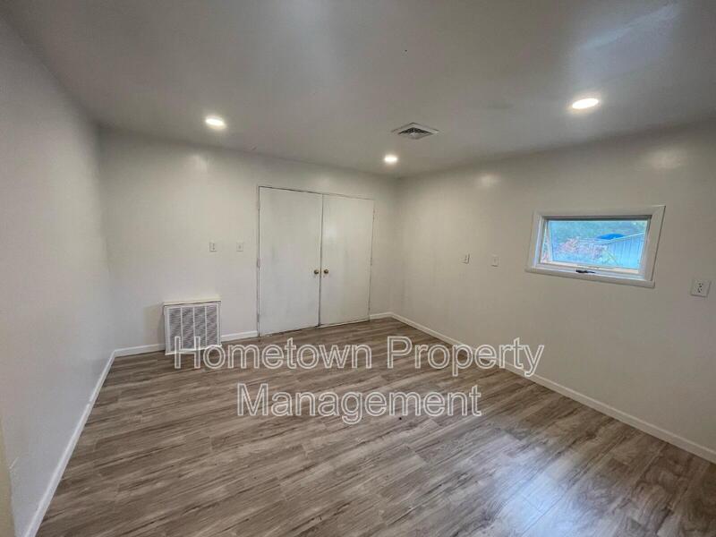 Charming 3-Bed Back House Retreat in Dalmatia, PA – Cozy Comfort Awaits! property image